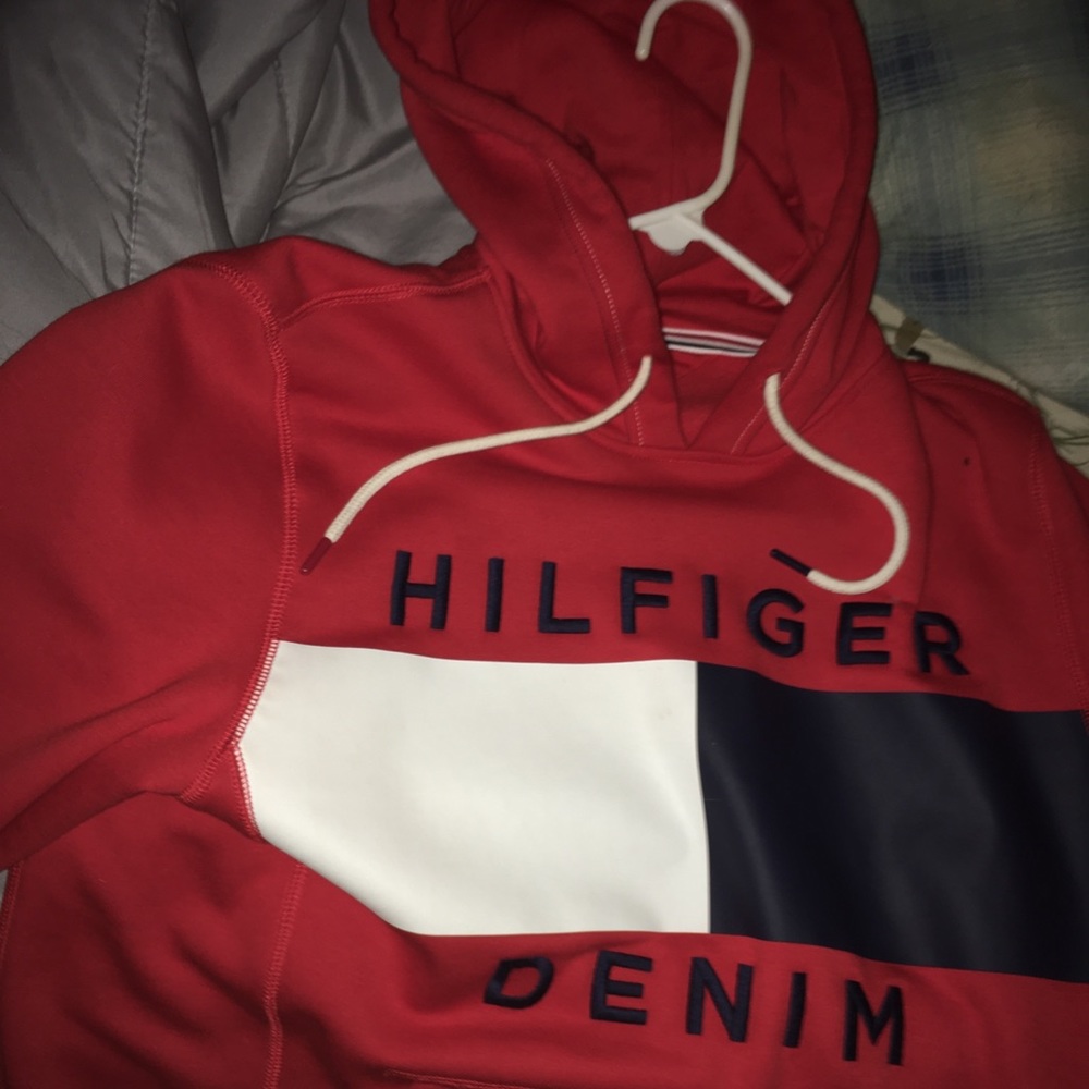 Tommy hilfigure